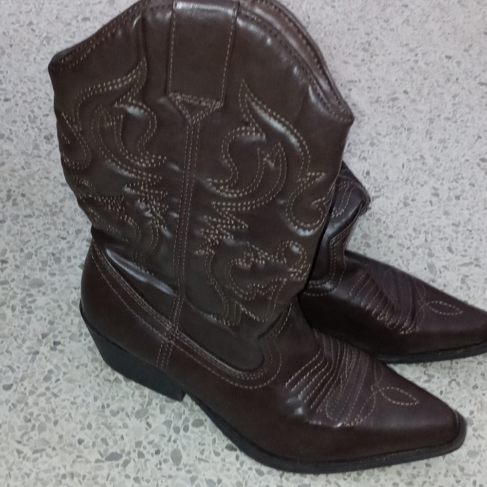 Girls Pointed Toe Cowboy Boots